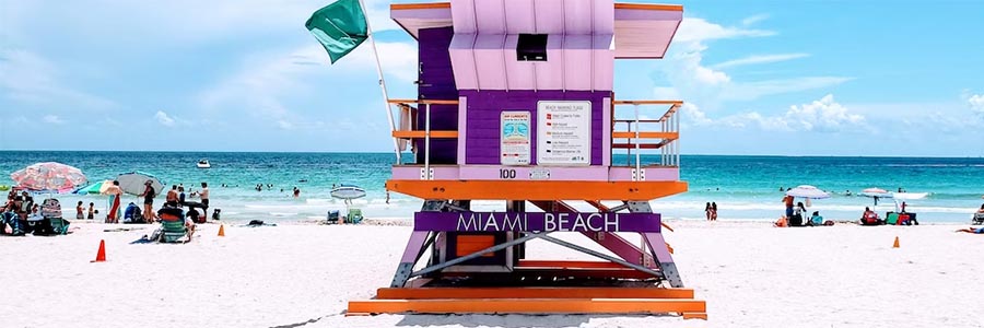 Miami: Beaches - Credit: arnaud-civray-LNiGYKCIDcc-unsplash